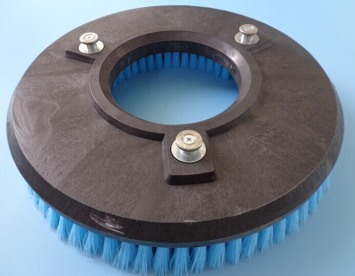 3 lugs scrubber brush